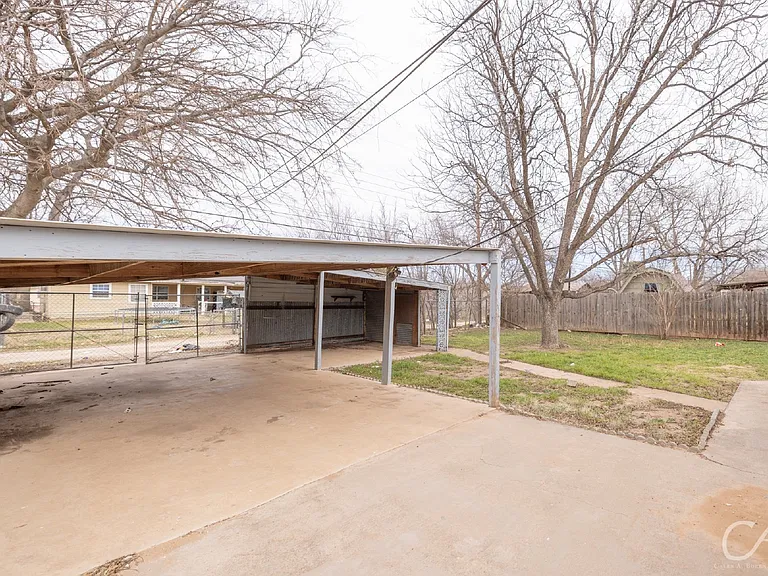 2902 Bennett Dr — Photo 18