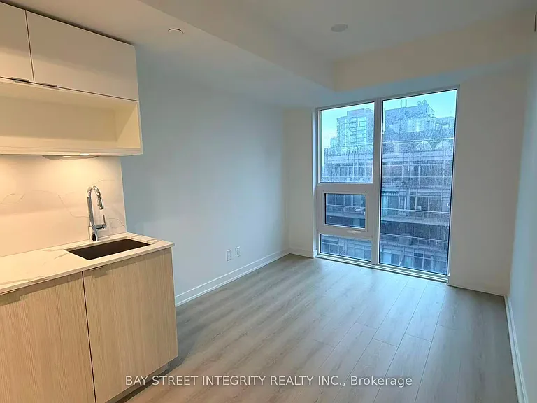 100 Queen St E #1508 — Photo 6