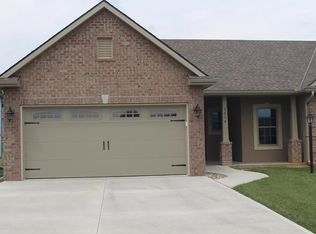 4404 Stonebridge Dr W, Saint Joseph, MO 64505