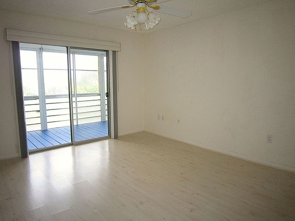 2nd image of 717 Us Hwy One #119
