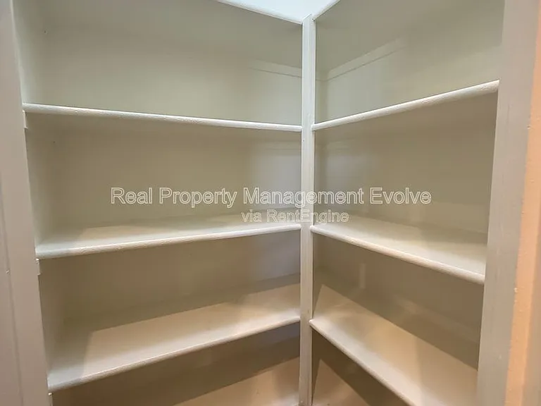 8014 W Pima St — Photo 9