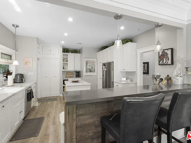 937 S Tremaine Ave — Photo 10