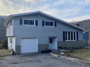 15 Hillendale Dr, New Milford, CT 06776