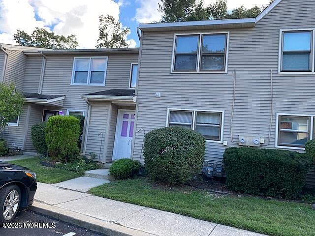 1st image of 19 Pin Oak Lane