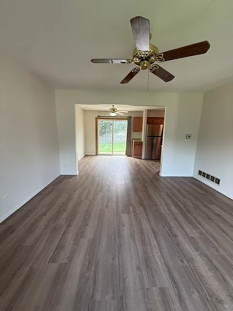 4 bed, $2,800 — Photo 3