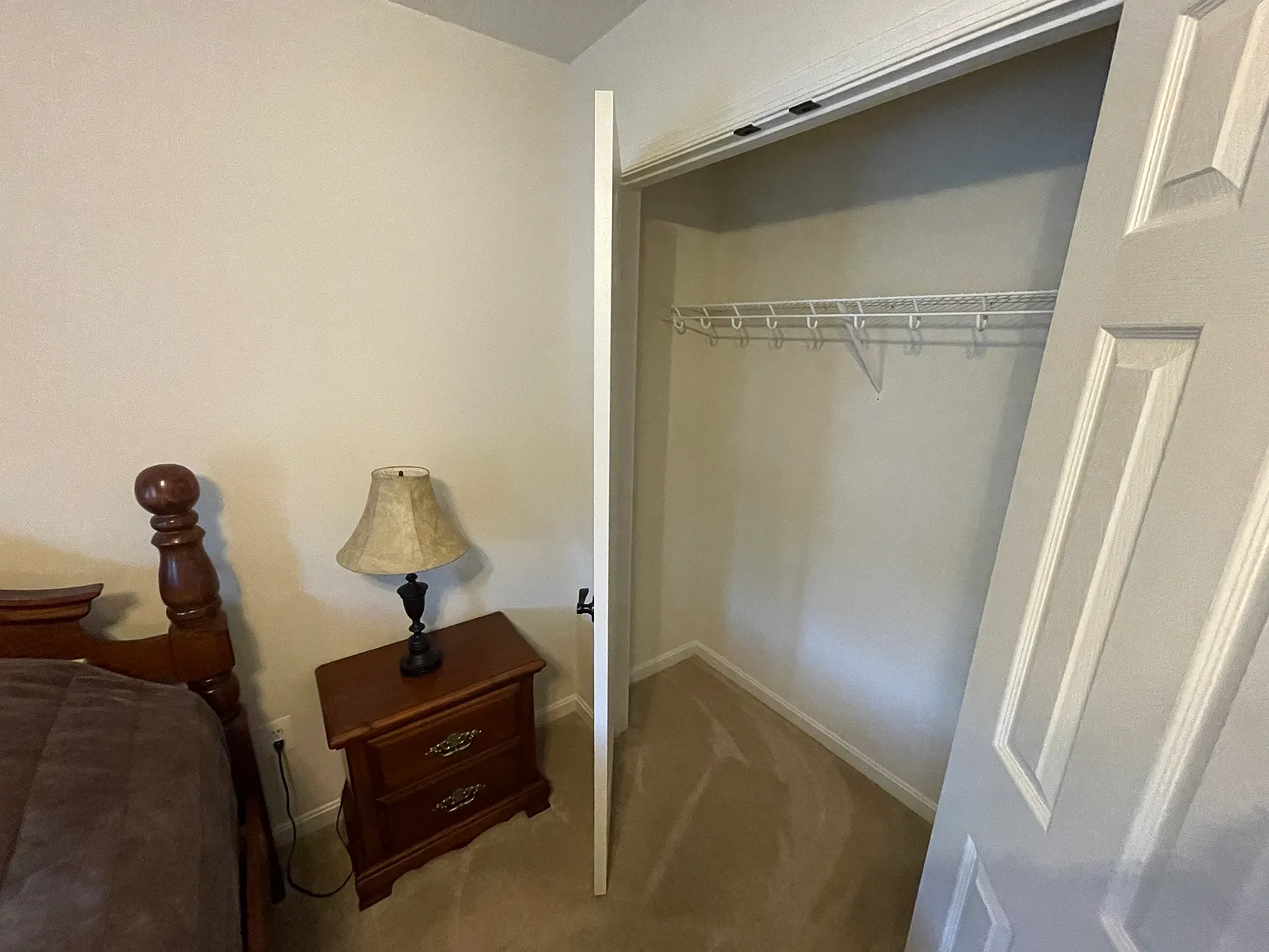 5 bed, 3.5 bath, 3943 sqft, $1,200 — Photo 4