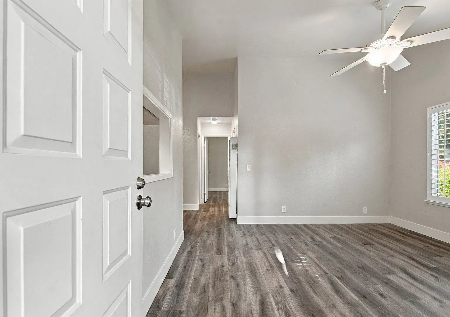 Single Level End Unit Napa Condo — Photo 2