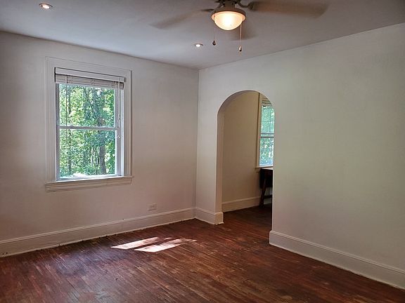 3rd image of 1110 Burchland Dr