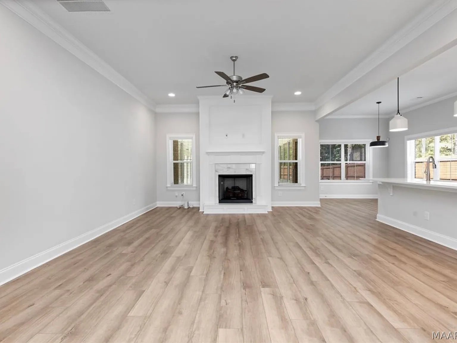 4 bed, 3.5 bath, 3172 sqft, $3,100 — Photo 3