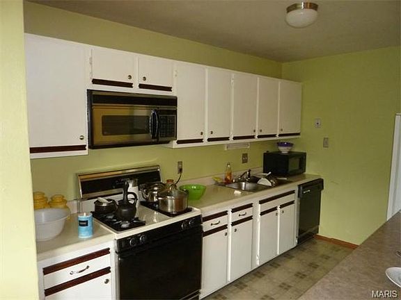 3rd image of 9605 Huron Dr