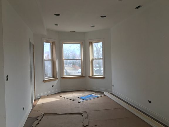 2nd image of 840 N Avers Ave