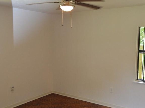 4th image of 1601 NE 6th Pl
