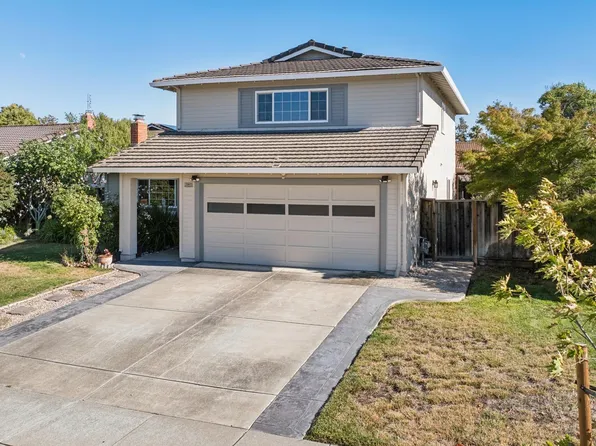 3560 Kirkcaldy St, Pleasanton, CA 94588