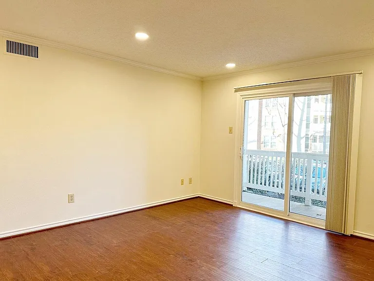 1523 Lincoln Way #204B — Photo 16