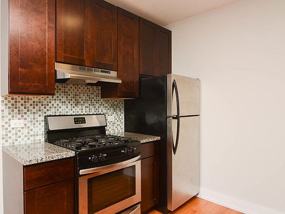3rd image of 811-11 Elm St #D903