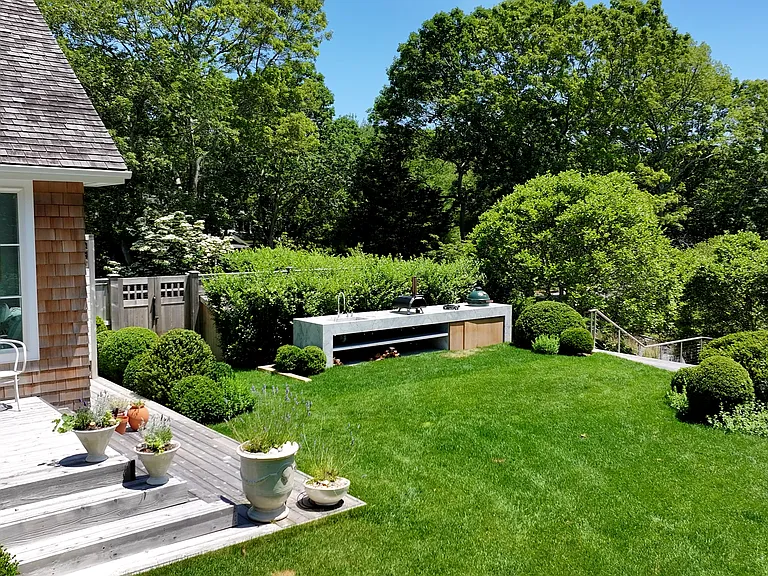 16 Fairway Dr — Photo 5
