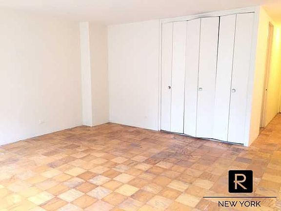 5th image of 300 E 33rd St APT 3N