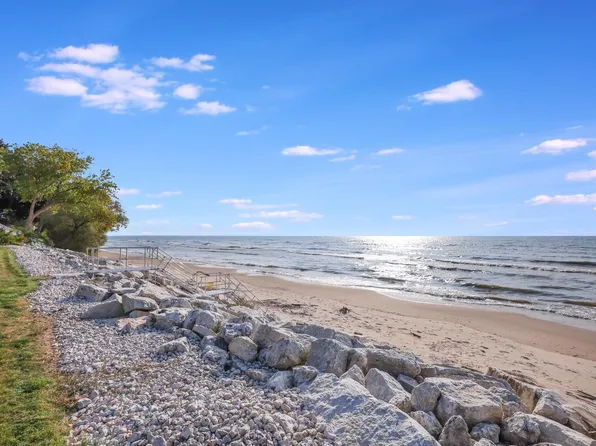 743 Memorial DRIVE Unit E, Manitowoc, WI 54220