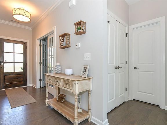 4th image of 807 Blue Moon Ct
