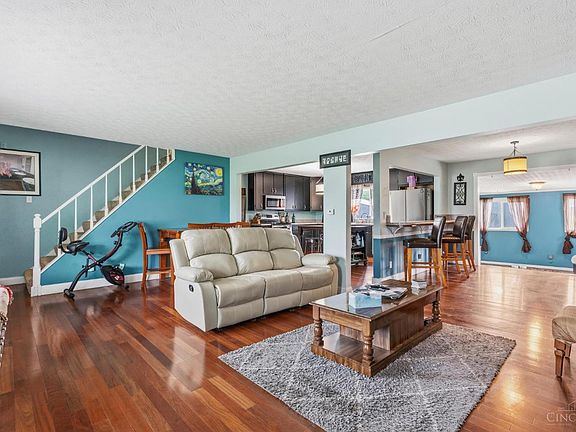 4th image of 626 W Crescent Dr