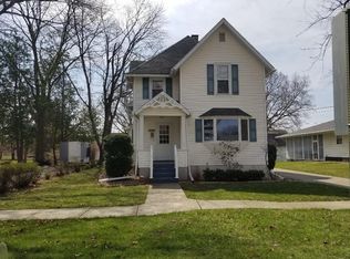 325 W 3rd St, Prophetstown, IL 61277