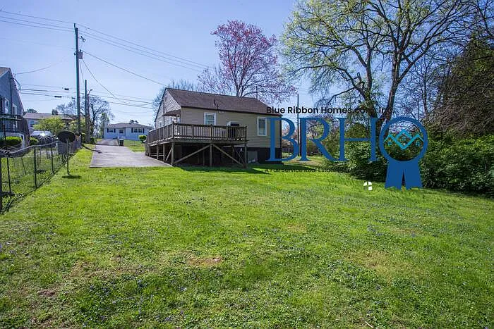 3213 Shields Ave — Photo 8