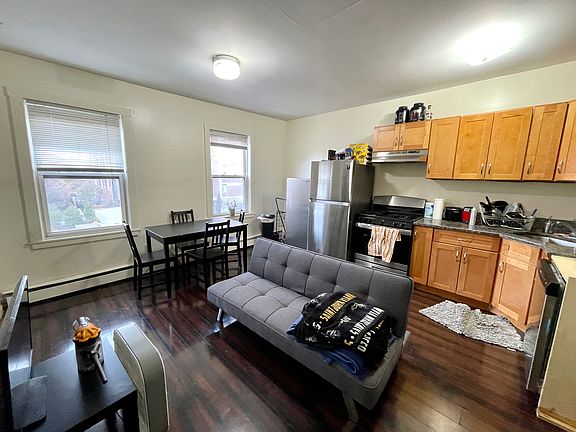 5th image of 1576 Tremont St