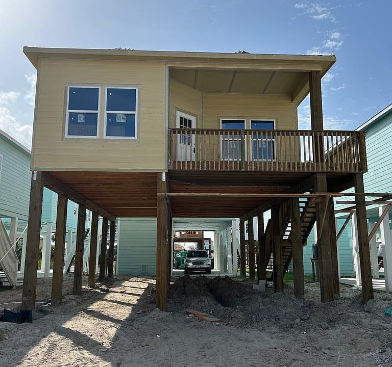 1st image of 107 Maldives Dr