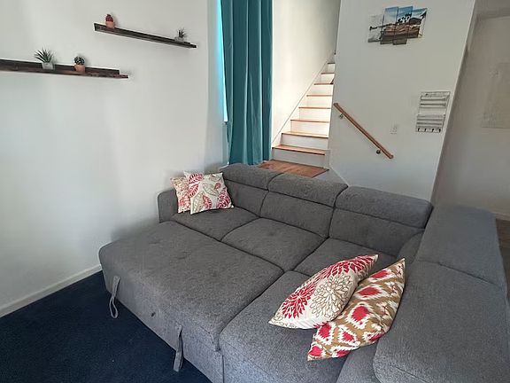 4th image of 35 Sheridan St Unit 1