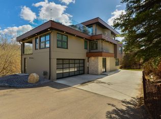 9213 97th St NW, Edmonton, AB T6E3L1
