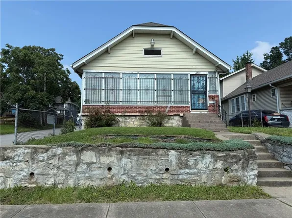 2456 Spruce Ave, Kansas City, MO 64127