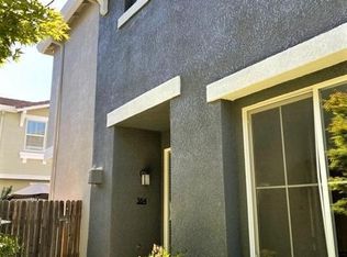 346 N Raphael Ln, Clovis, CA 93611