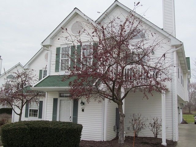 1st image of 401 Vista Cir