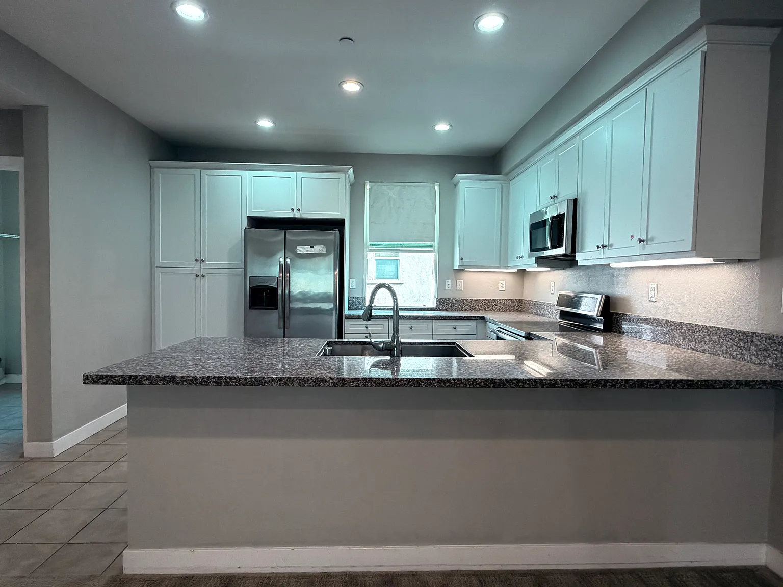 4 bed, 3.5 bath, 1760 sqft, $3,750 — Photo 1