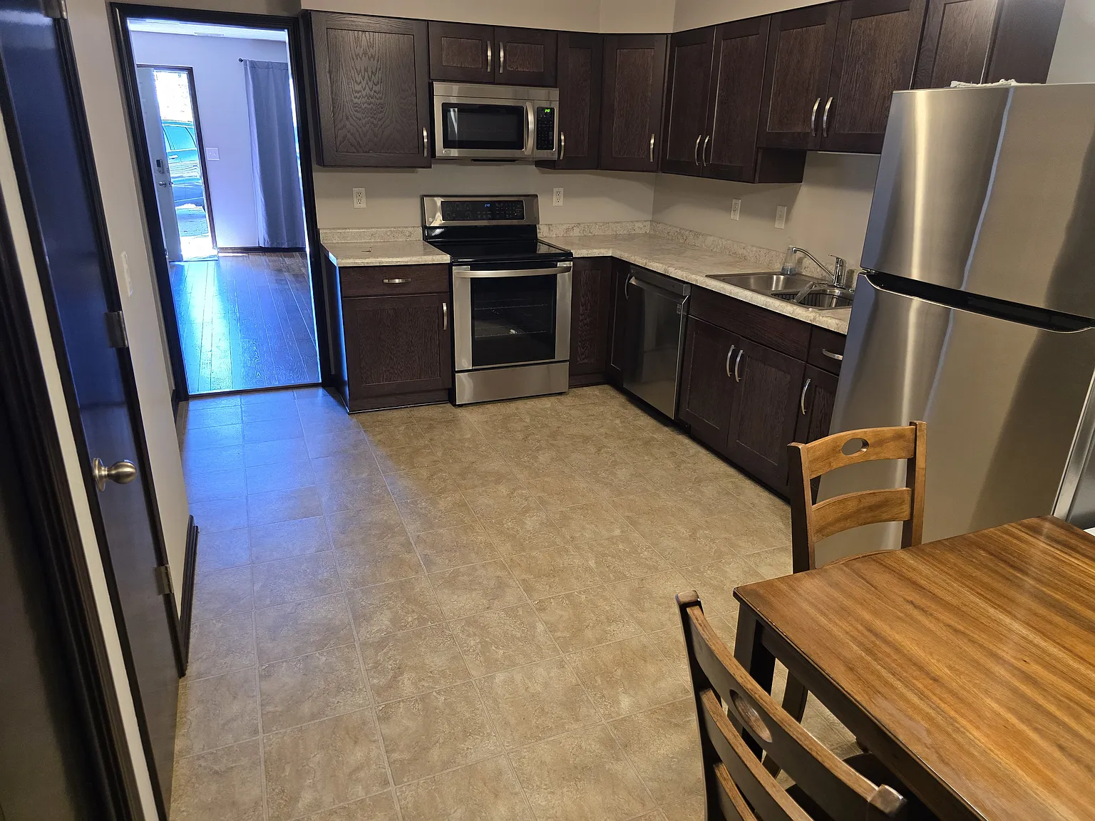 513 S Park Square Dr — Photo 3