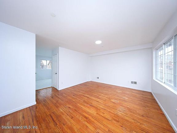 5th image of 12 Tompkins Pl