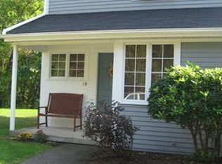 19 Willow Brook Dr #19, Glastonbury, CT 06033