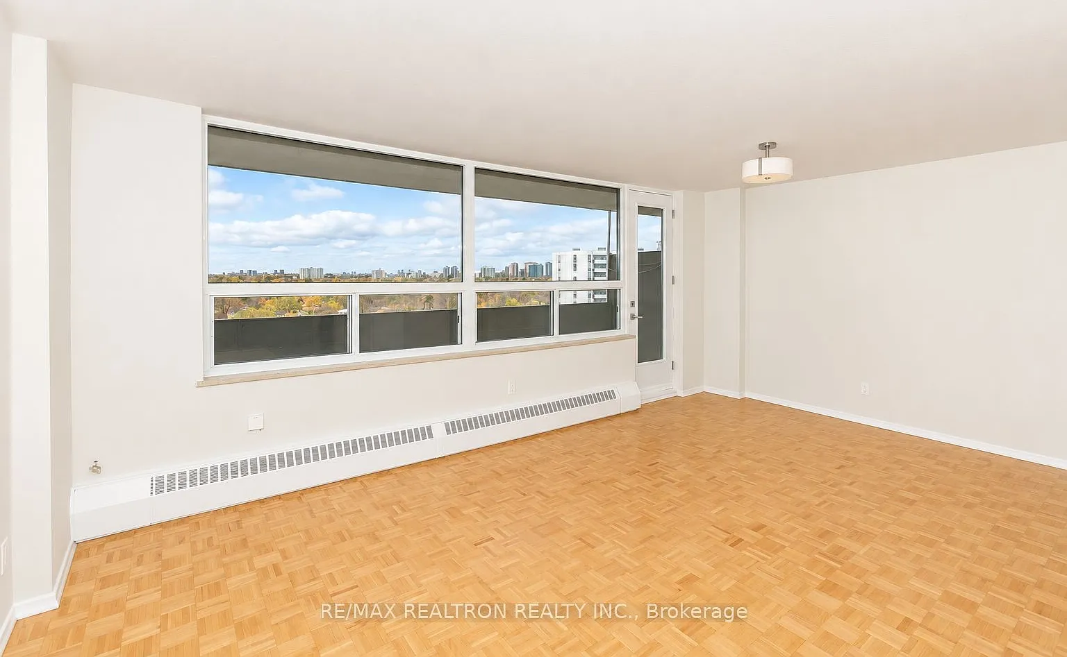 6200 Bathurst St — Photo 2