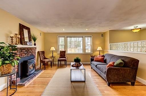 4th image of 20 Ticonderoga Ln