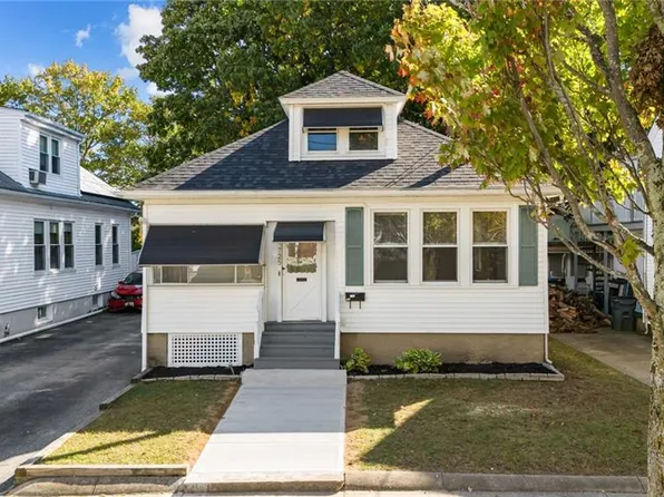 725 River Ave, Providence, RI 02908