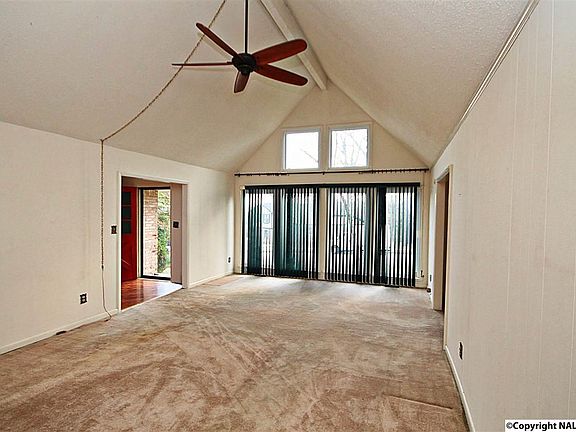 4th image of 912 Roll Tide Ln NW