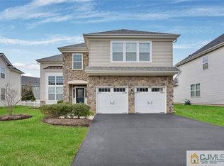 49 Dahlia Ct, Piscataway, NJ 08854