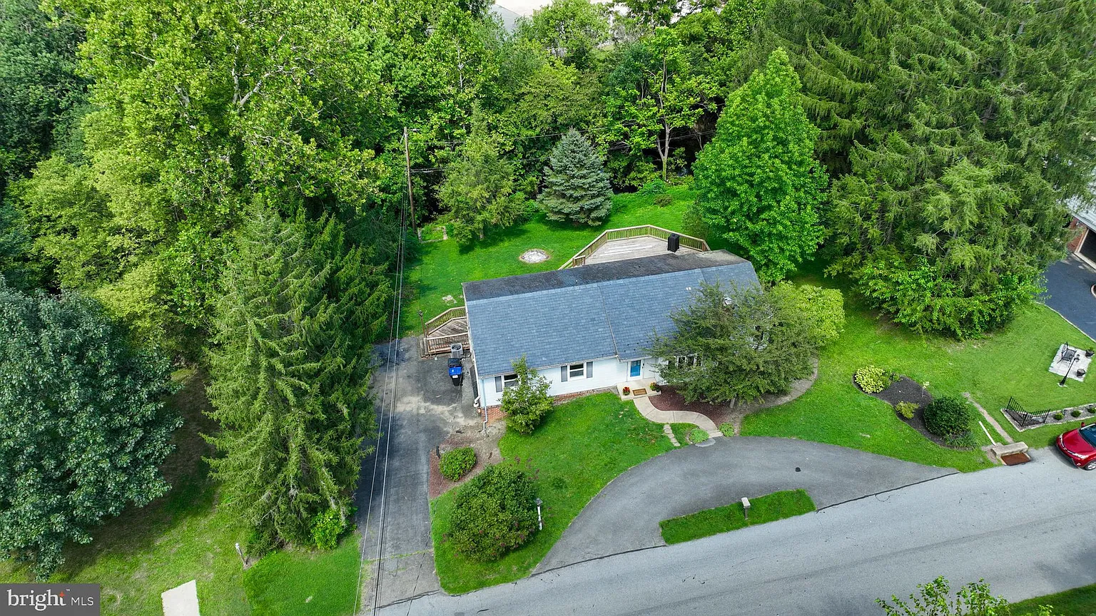 1075 Richmond Rd photo 1