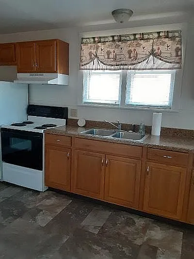 96 E Mill St photo 1