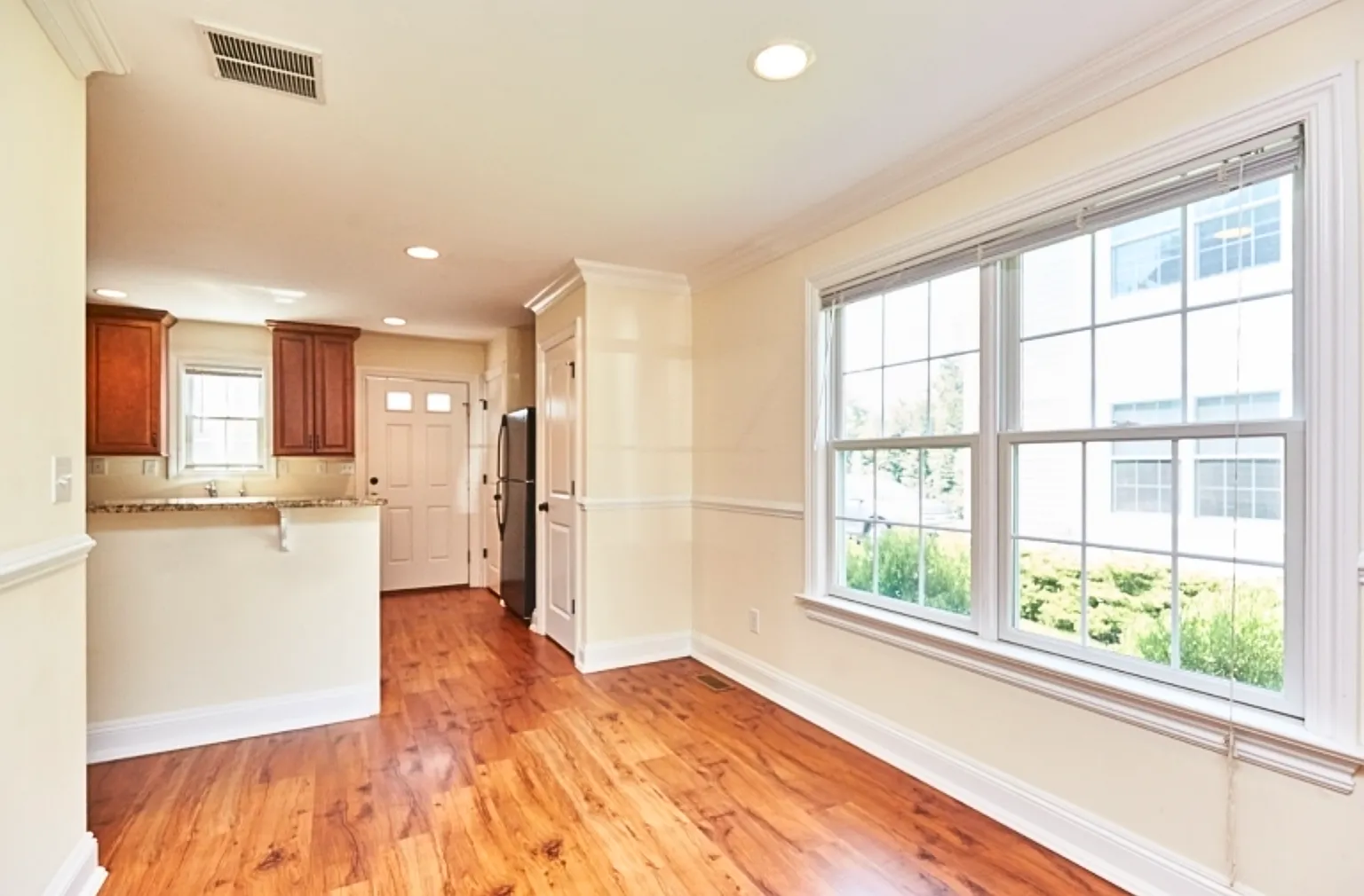 2 bed, $4,375 — Photo 4