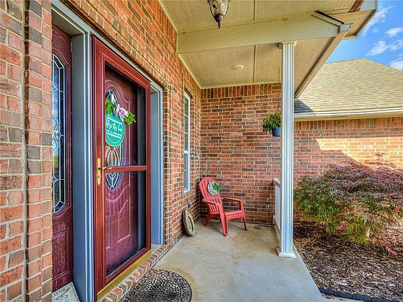 4th image of 105 Brenda Ln
