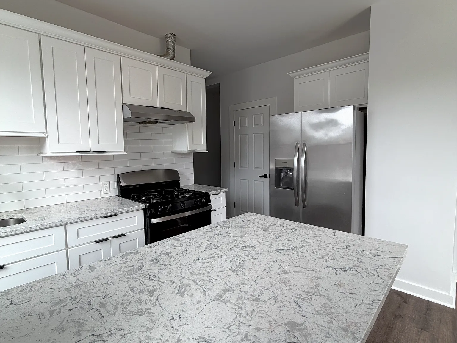 3 bed, 1100 sqft, $2,500 — Photo 1