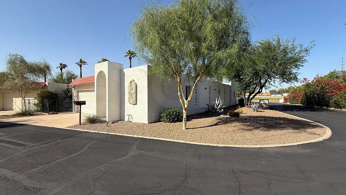 2 bed, 2.0 bath, 1929 sqft, $3,200 — Photo 3