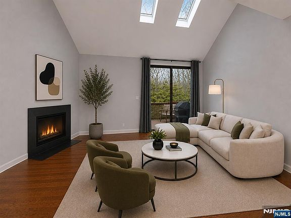 3rd image of 412 Egret Lane