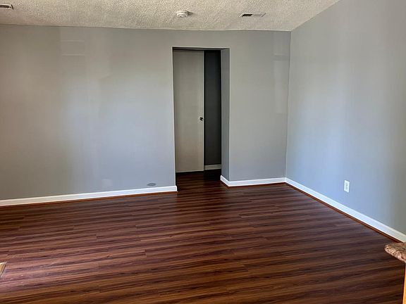 3rd image of 219 Saint James Dr